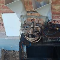 autoparlanti, microfono e amplificatore