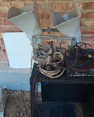 autoparlanti, microfono e amplificatore