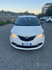 Lancia y cambio automatico super prezzo