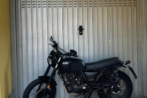 MOTO BRIXTON 125