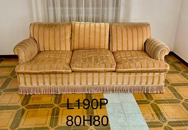 Divano +2 poltrone  +divano  tutto a 100 euro