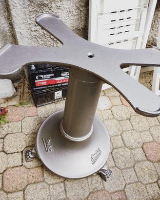 Piedistallo grezzo con rilievo per mod berkel 21