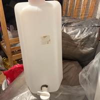 contenitore acqua con rubinetto 20L.