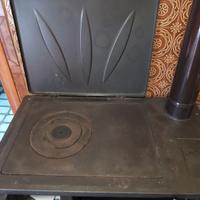 stufa cucina ha legna 