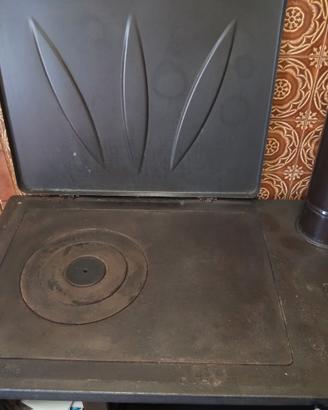 stufa cucina ha legna 