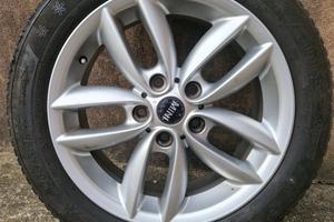 Cerchi  con gomme invernali Michelin Alpin 5 per M