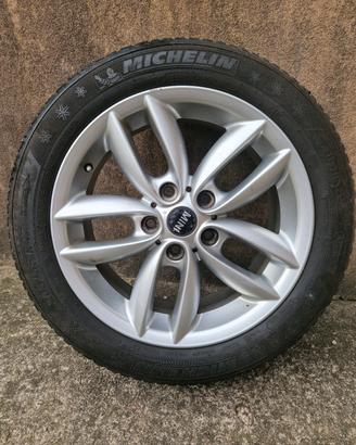 Cerchi  con gomme invernali Michelin Alpin 5 per M