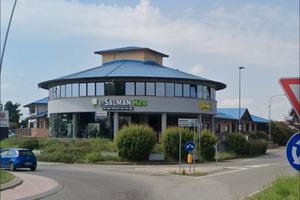 Esclusivo e strategico immobile commerciale