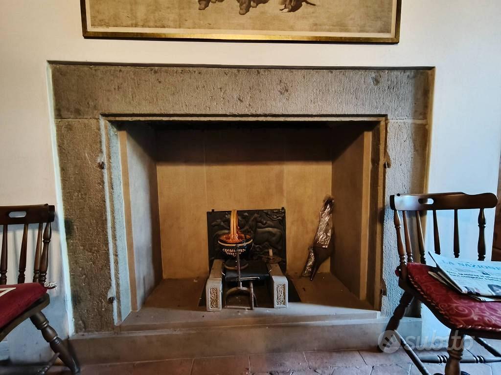 Rustico / Casale di 204 m² con più di 5 locali a L - Altro