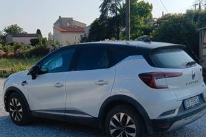 RENAULT Captur ibrida 