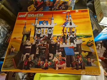LEGO set 6090  Royal Knight's Castle 1995