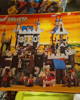 LEGO set 6090  Royal Knight's Castle 1995