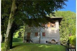 Bilocale in villa d'epoca a MAGREGLIO