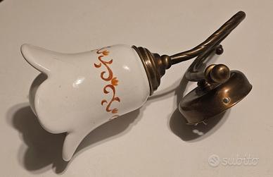 Applique da parete in ferro ottonato