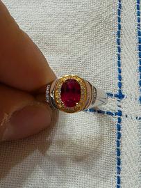 Anello con rubino e zirconi