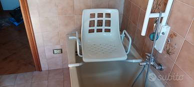 Sedile girevole per vasca da bagno 