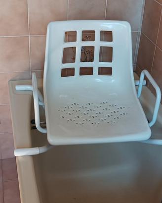 Sedile girevole per vasca da bagno 