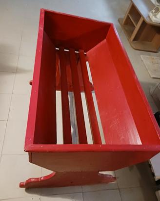culla vintage a dondolo in legno 