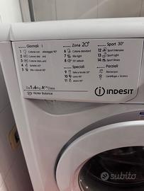 Lavatrice a libera installazione a carica frontale