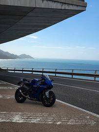 Yamaha r1 2021