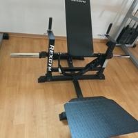Hip thrust machine