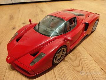 Ferrari Enzo deagostini 1:10