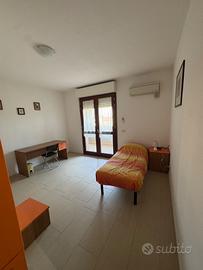 Camera singola con bagno, ingresso indipendente