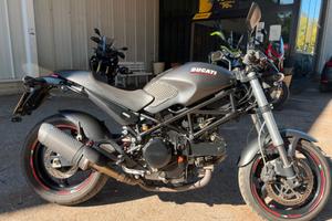 Ducati Monster 695