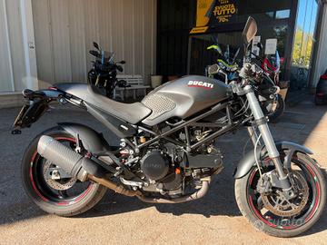 Ducati Monster 695