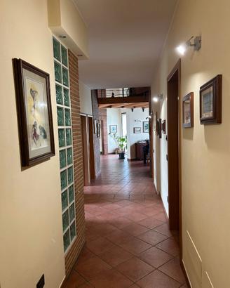 Villa indipendente con ampio giardino