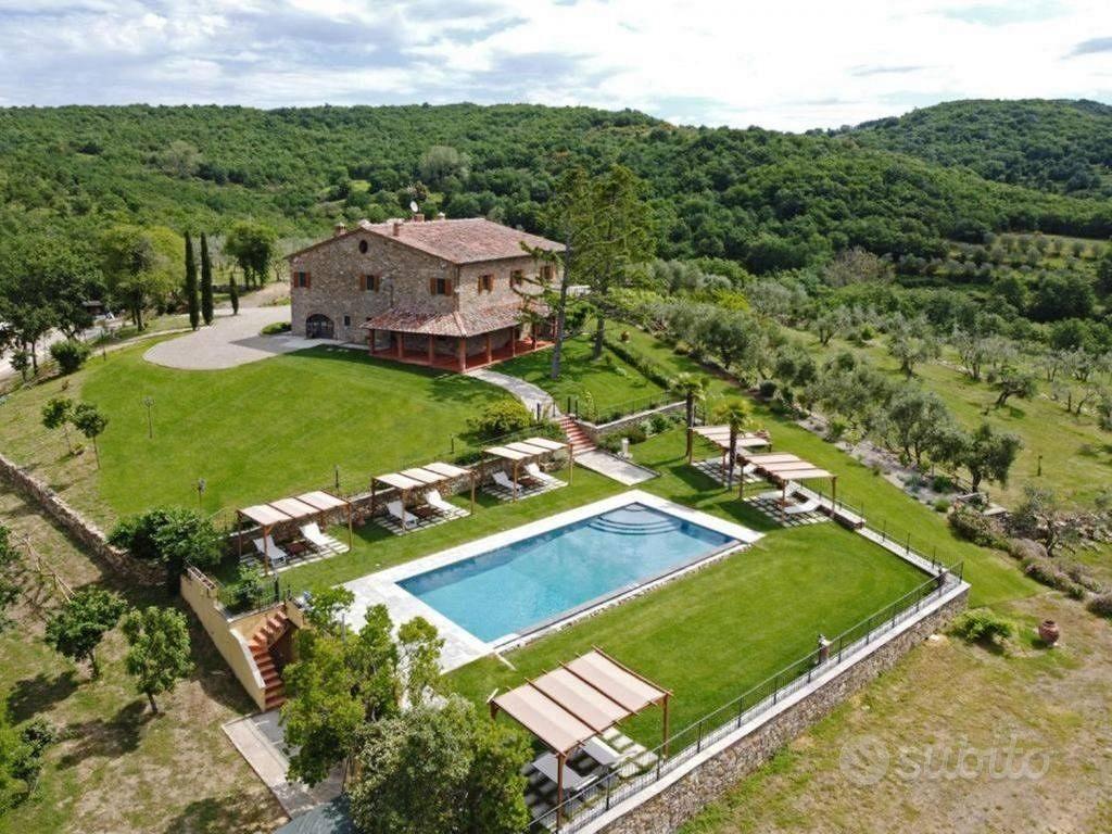 Rustico / Casale di 670 m² con più di 5 locali e b - Vista 2