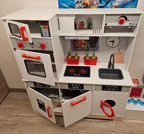 Cucina in legno per bambini 