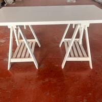 Scrivania bianca ikea con cavalletti