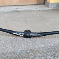 manubrio e attacco manubrio FSA GRID