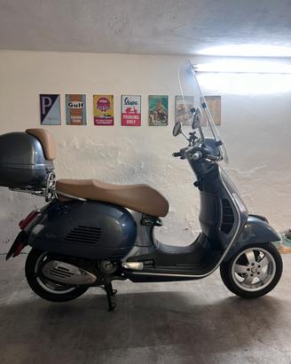 Piaggio Vespa 300 GTS - 2018- BAULETTO PARABREZZA