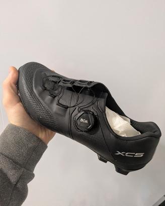 Scarpe MTB 43 Shimano XC5 e casco bici