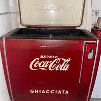 Frigorifero ghiacciaia, Coca-Cola