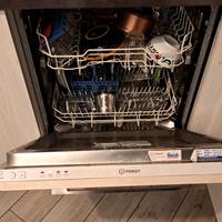 Lavastoviglie da incasso a scomparsa Indesit