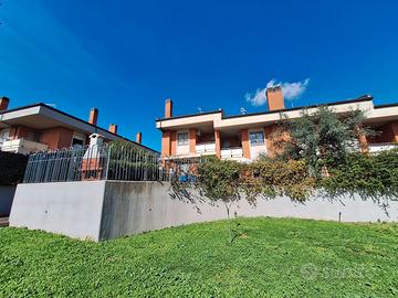 Ponte di nona: villa a schiera con box auto