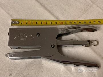 VECCHIA GRAFFATRICE PINZATRICE GRAFFETTATRICE '70