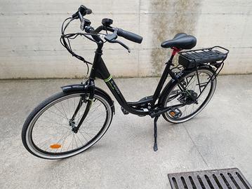 E-bike, City bike, bicicletta a pedalata assistita