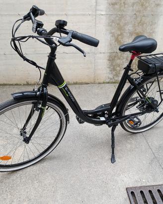 E-bike, City bike, bicicletta a pedalata assistita