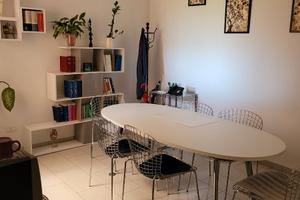 Stanza uso ufficio ad ore