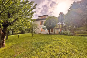 VILLA SINGOLA A FABRIANO
