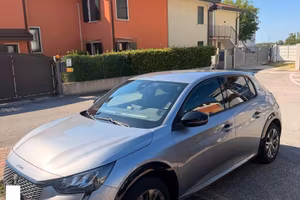 Peugeot elettrica e-208 Allure Pack 100kW