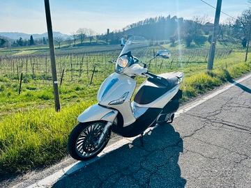 Beverly Piaggio 300 - Scooter