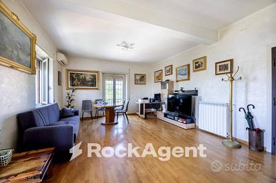 SALONE E DUE CAMERE RISTRUTTURATO TUSCOLANA