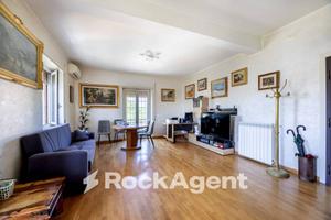 SALONE E DUE CAMERE RISTRUTTURATO TUSCOLANA