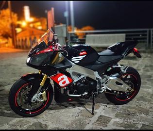 Aprilia Tuono V4 r 