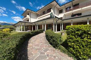 Appartamento tricemere, ampio terrazzo e garage